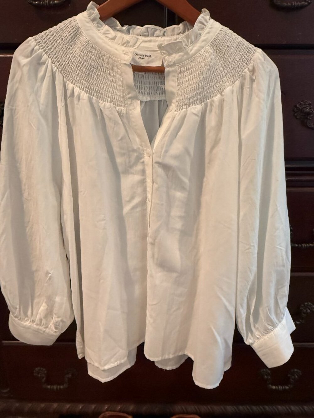 Tuckernuck Pomander Place, Emory white, smocked yoke blouse. Women's XL